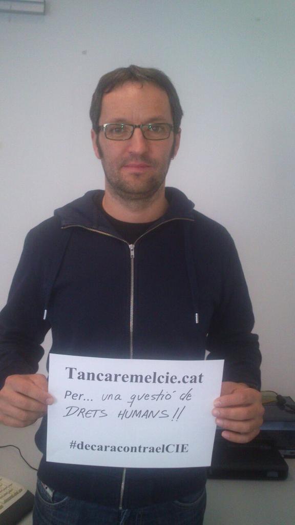 #decaracontraelCIE per una qüestió de drets humans <a href="/tancaremelcie/">Tancarem el CIE</a>