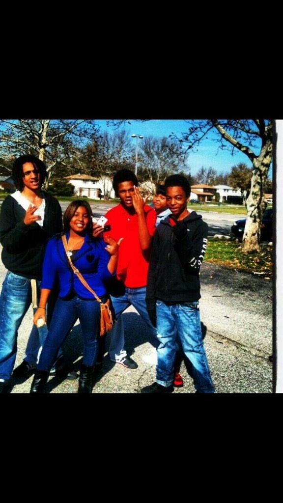 fineasskiah_'s tweet photo. Happy birthday lee 🎁🎋🎊🎈 #freeLee #FreeWayno #freedoodie http://t.co/NVvhlkjjB7