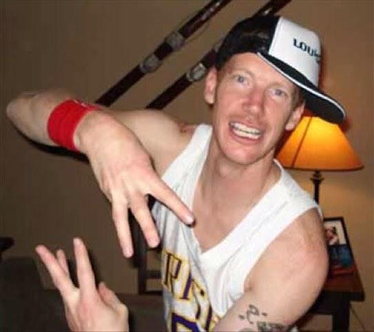 Danzaaa's tweet photo. @martinstanaz feelin fresh after taking his hoody off #gingergangsta @McMeekinM @BlueStarFC @KrisWhillis @bozzysmith http://t.co/F0BKMpODNh