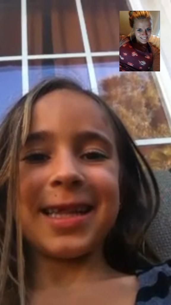 steeply_stephy's tweet image. Facetiming my girl yesterday 😍 #missingfrontteeth #socute #liaovereverything