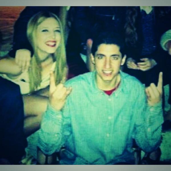 Juaniiya's tweet photo. Felicidades a mi conguito favorito, ya tu sabes que tqtqtqtq @MOOHAERRAIS http://t.co/jfwCiAaSHx