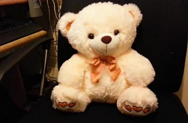 stephahen's tweet image. Robotic Terminator Teddy Will Protect You While You Sleep #Kinecthacks goo.gl/tK0iPn