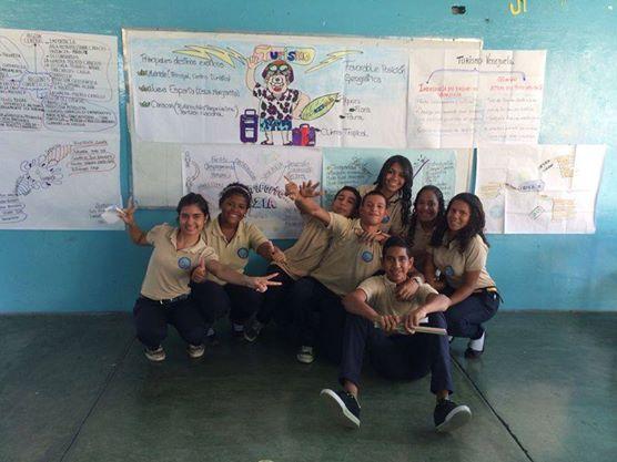 shinaiii's tweet photo. hermoso momentos en el liceo http://t.co/2OeDqHjtxn