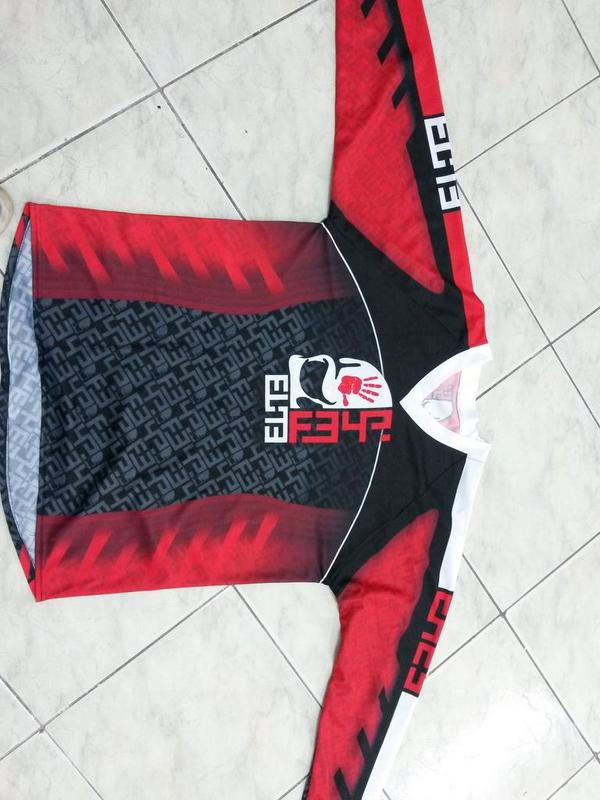 TBA_Jakez's tweet image. Giveaway first F34R Elite team jersey ever made , never been worn size was wrong to big lol just RT to enter....