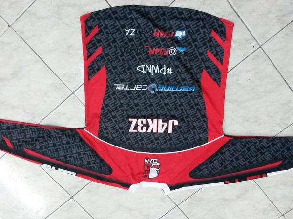 TBA_Jakez's tweet image. Giveaway first F34R Elite team jersey ever made , never been worn size was wrong to big lol just RT to enter....