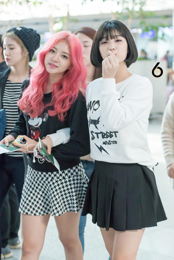 LABOUMfans's tweet photo. [PIC] 141014 #LABOUM Incheon Airport Departure - YulHee and HaeIn

[cr: LABOUM6_COM] http://t.co/JIKgiT7beu