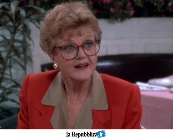 repubblica's tweet photo. 16 ottobre 1925: nasce Angela Brigid Lansbury, la mitica "Signora in giallo" #AccaddeOggi http://t.co/g5TG2Itnm1