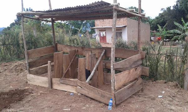 AOCOostUganda's tweet photo. Vandaag weer hard gewerkt in de groentetuin. #aocoost #twello in #uganda http://t.co/nZN19e7s7c