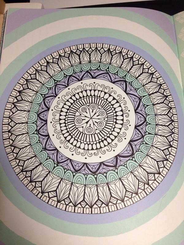 akkoa_aeon's tweet image. 집중과 마음 치유를 위해 어제부터 아트 테라피 컬러링북에 그림 그리고 색칠하는데 그리는거 나랑 잘맞소. 꽤 즐거움 ㅎㅎ