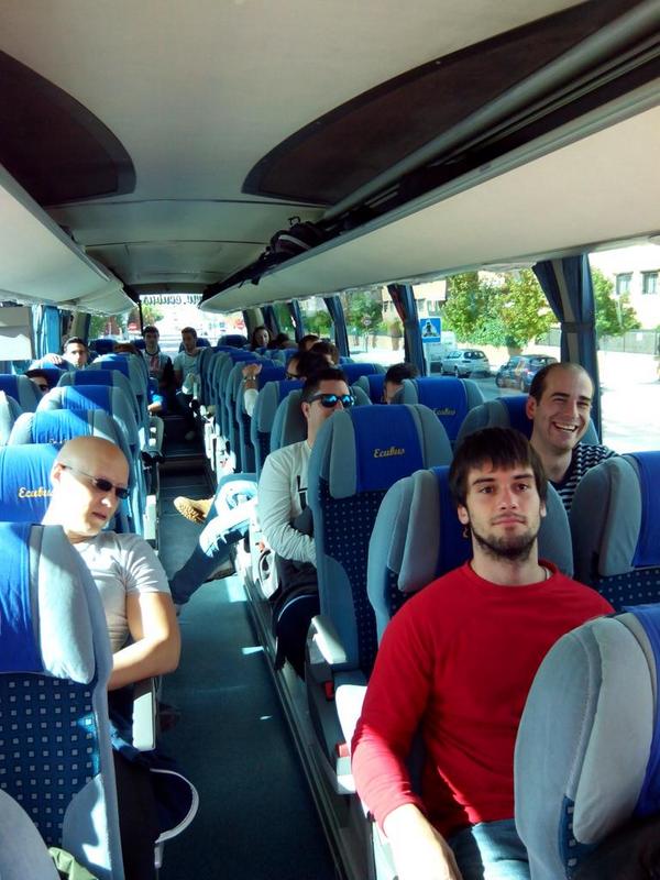 magarcia3's tweet photo. Después d una mañana d practicas de tiro, l@s futur@s vigilantes y escoltas de @SeoConsultora camino d vuelta a casa http://t.co/eU1nYxONkO