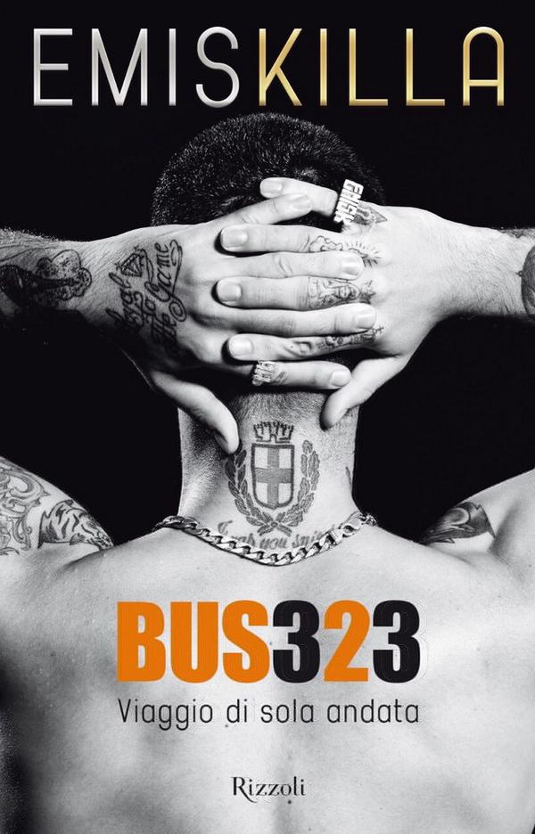 zannahateful's tweet photo. #bus323 altro da aggiungere ? 👍 http://t.co/EA86VsdLO5