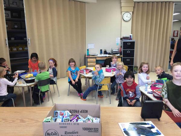 InnovationCU's tweet photo. Juice box delivery to elementary school students in Frontier.  Happy Credit Union Day! #cusonlocation #collectiveaww http://t.co/SfWoUSWQzK