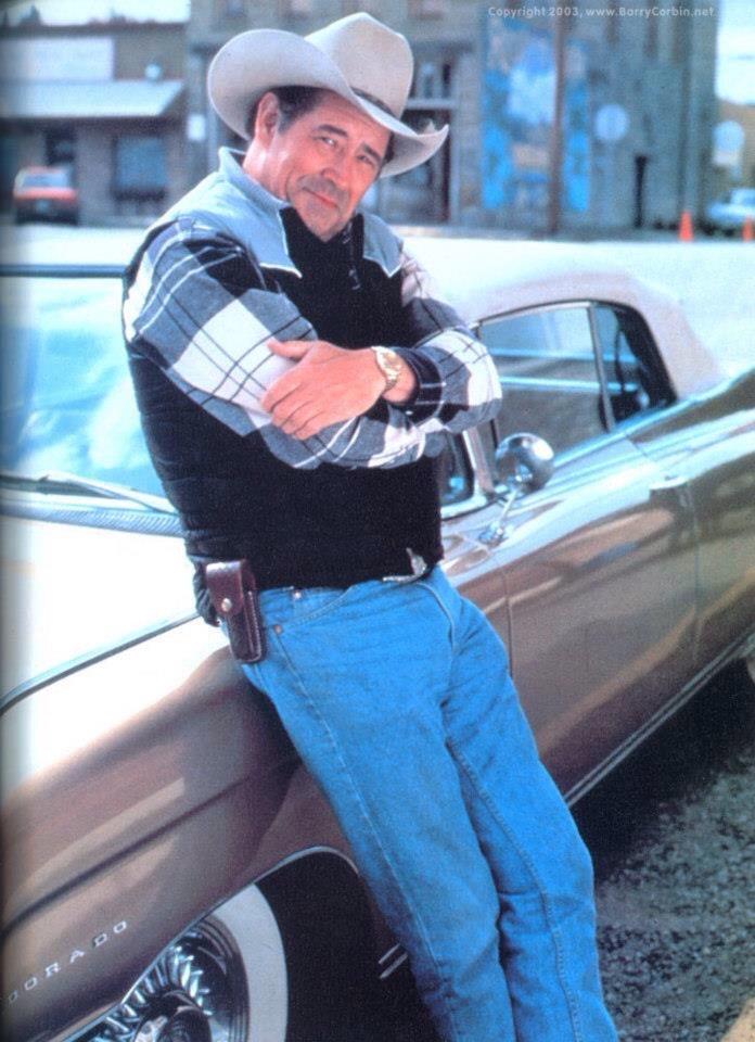 I wanna wish a happy 74th birthday 2 Barry Corbin I hope he has a great day with his children & his grandchildren 