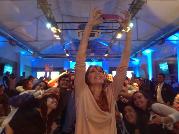 Ninuxis's tweet photo. #FurtherFuster Selfie @cristinacastano @GrupoGlow http://t.co/MEHMzKKyUG