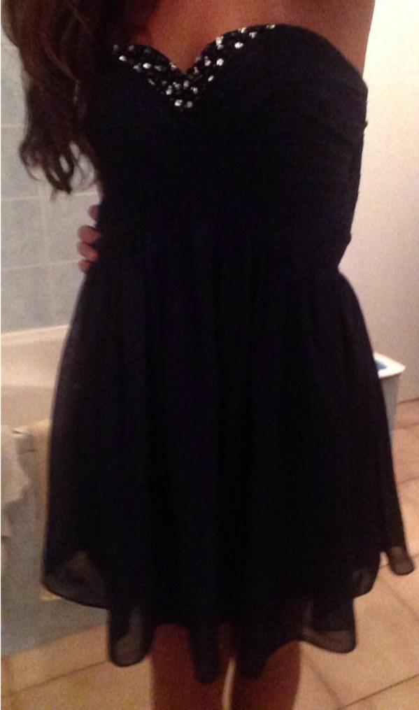 charlottech41's tweet photo. Nouveauté, robe de bal #izidress http://t.co/GN7xw5IT43