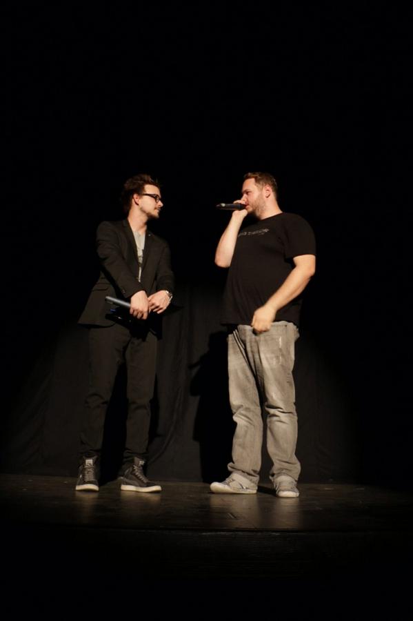 KUDKiks's tweet photo. @MrNejc in @SasoStare sta beatboxala. #epsko #SpopadGeneracij #KudKiks http://t.co/CkZ6U6sHu3