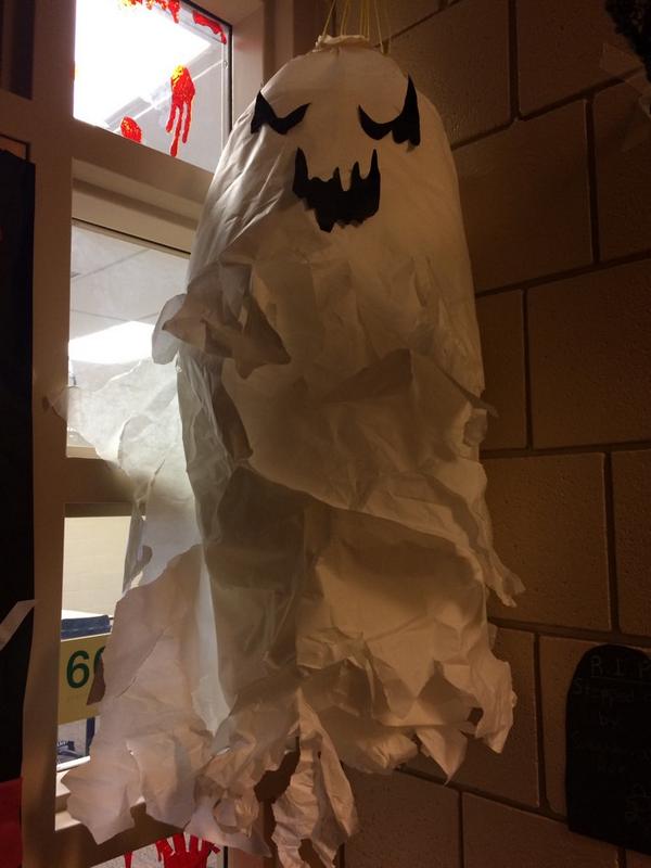 shine_cup's tweet photo. Love my artsy and creative freshman 💕 #hoco2014 http://t.co/UsBEj2tnn8
