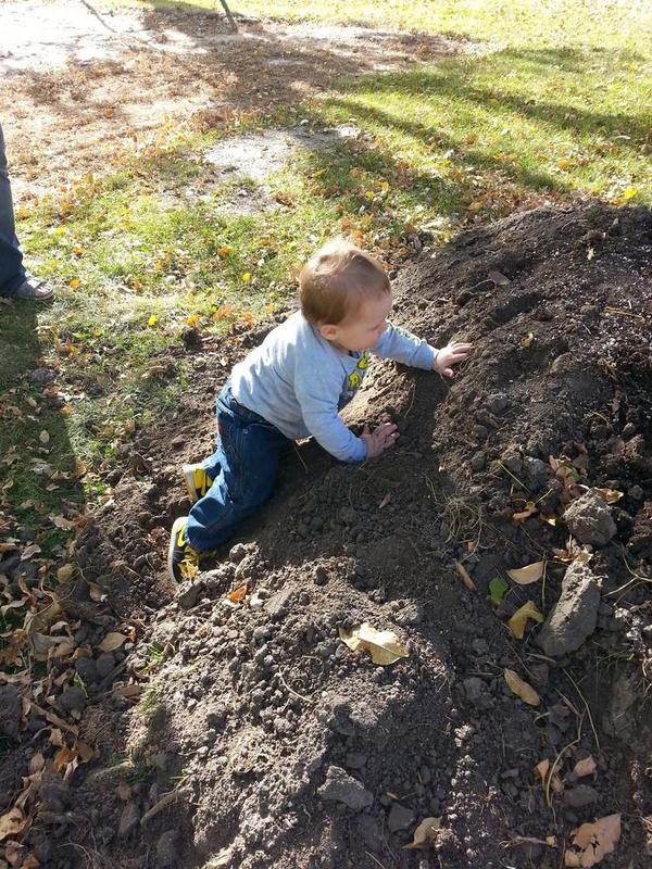 QueenKDOG's tweet photo. Playng in th Dirt!  #Allboy http://t.co/LoEqjkcjTU