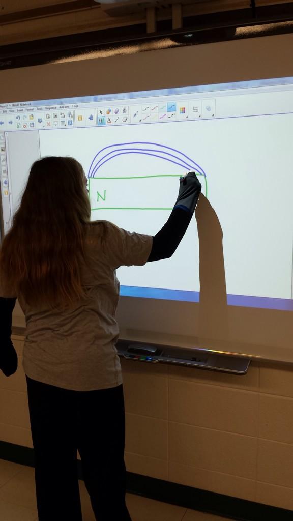 RobiJoWalker's tweet photo. @MrKohl106 you'd be so proud of me finally figuring out my SmartBoard in science!! http://t.co/tyCYrjUmjh