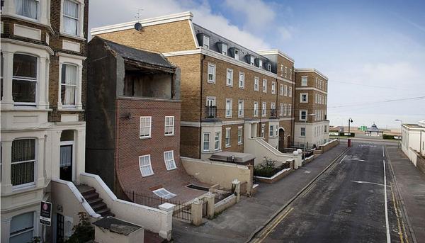 MeganRSmith83's tweet photo. RT @NextCityOrg: The Curious Art of Urban Decay - by @Will_Doig http://t.co/ytgINh7kW5 #slidinghouse #cities #art http://t.co/QHWmxMU4JU