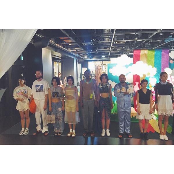 shimashimanzu's tweet photo. 東京ニューエイジ。
とてもエネルギーを感じた。 http://t.co/28WUWyPXSH