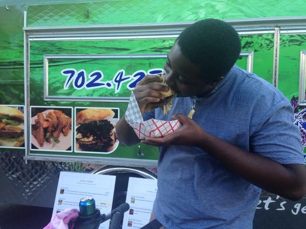 KrakenCafeLV's tweet photo. People enjoying that Kraken Cafe Umami Burger #foodiefest #letsgetitkraken http://t.co/EXu5jOD8wH