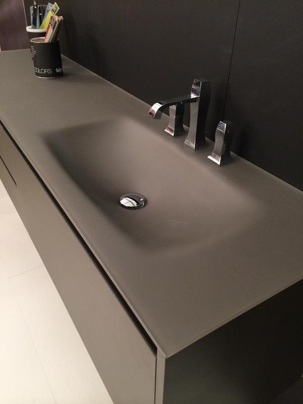 BathBlog's tweet photo. Специальный выпуск для выставки #ISaloni - Via Veneto от #FALPER. 

#bathblog http://t.co/Wa2030t6jV