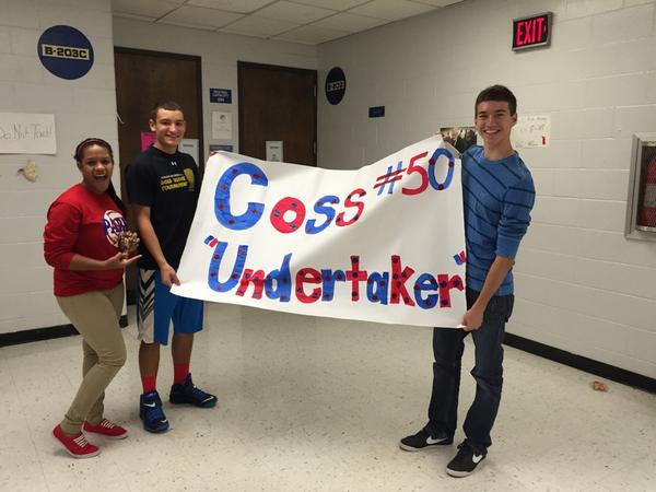 ParkPit_1's tweet photo. WPHS students ready for OHIO COUNTY EAGLES (special Olympics) flag football team. Game this Sat vs Marshall County http://t.co/hzgg7M5K24