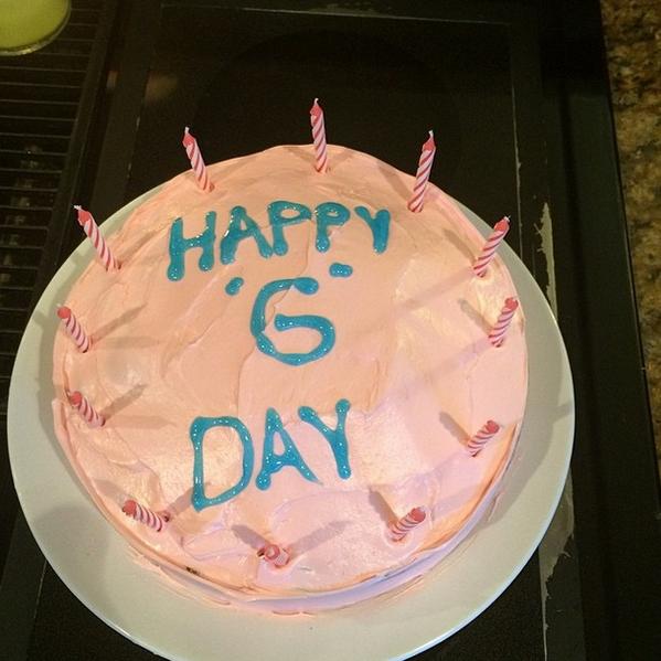 Made myself a strawberry cake a couple days ago! it's also pink for breast cancer awareness! - <a href="/Ginuwine/">ELGIN</a>
