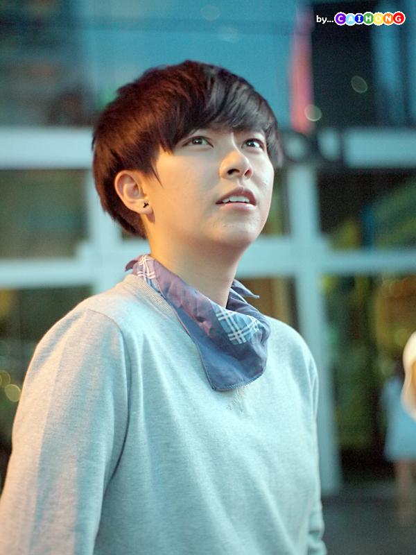 pprapaporn's tweet photo. #shakerscreen แหงนดูอะไรจ๊ะ #หรือว่าเธอ @Nann_FC http://t.co/xzQ6K6Yrv2