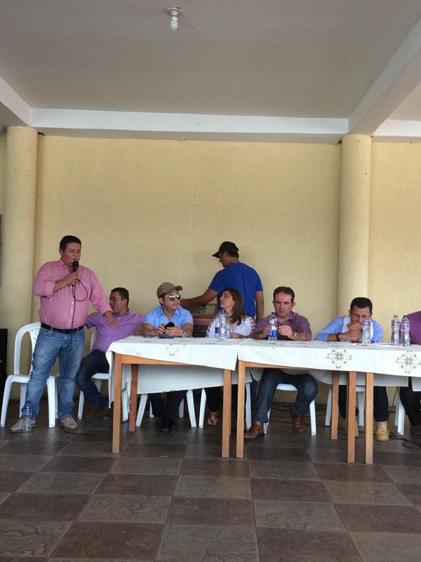 occidenteboyaca's tweet photo. "Queremos vinculen las personas en la mano de obra, que nuestra gente vea una ayuda"alcalde @QuipamaBoyaca http://t.co/Ni0NBIOGdv