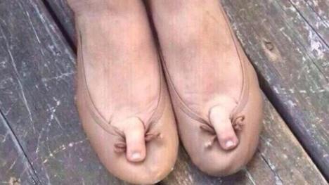 James_Yammouni's tweet image. If I had never seen Daniels feet id imagine they look like this