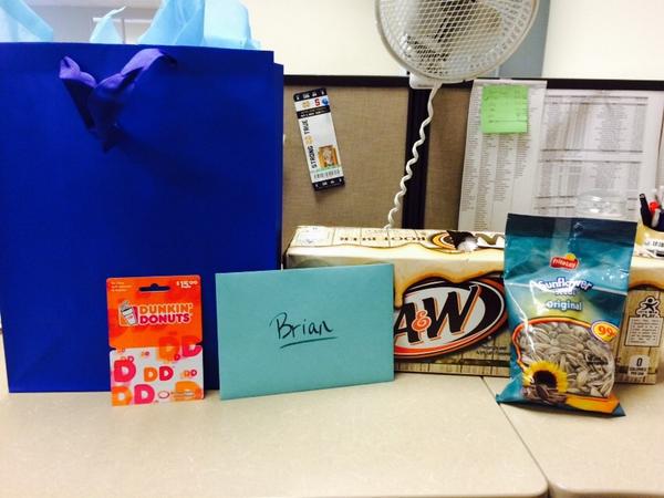 ErinColemanAPI's tweet image. Happy Boss's Day to a great Boss! Gifts are waiting!! #myjobsmorefun @BrianMBrooke @LizSereiko @kristinaholme20