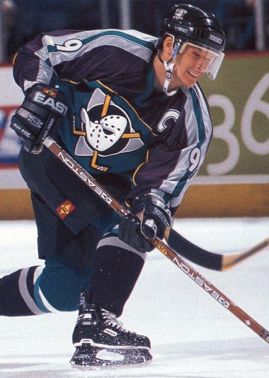 Happy 40th birthday to one of my hockey heroes growing up Paul Kariya 