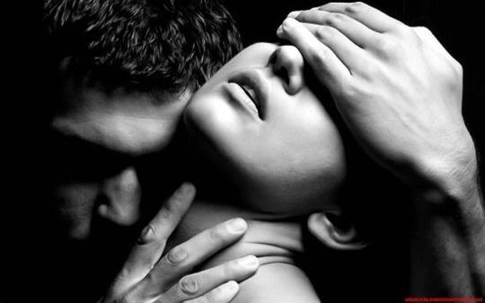 PlayfulSensual's tweet photo. Cover my eyes
The light is blinding
Take my hand
Follow me
Into the darkness
Don't be afraid
I know a shortcut😈 http://t.co/5LllyGHQaN