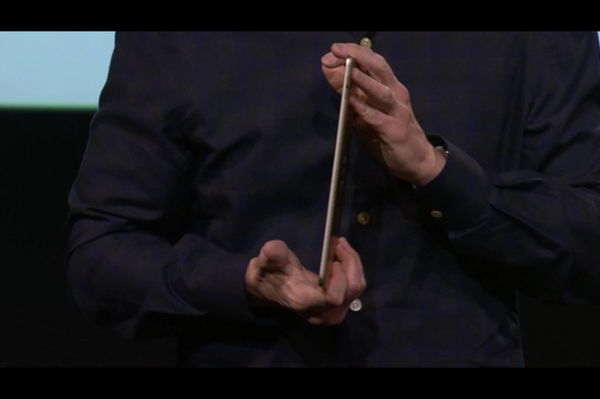 #iPad Air 2: Touch ID, 8MP iSight camera for 1080p HD, powered by new 64-bit A8X chip, 40% faster #AppleEvent #Apple