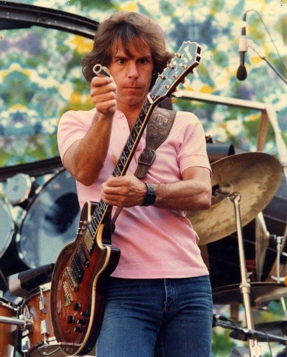 Happy Birthday to Bob Weir!! 