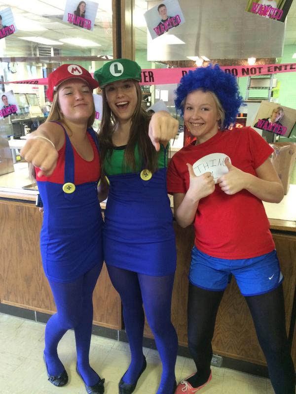 lnraiders's tweet photo. Mario and Luigi, Thing 1 and Thing 2 http://t.co/qj113N8szn