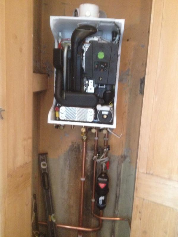 2478TheJones's tweet photo. New main combi good size for a tight spot http://t.co/2pA5U58JQv