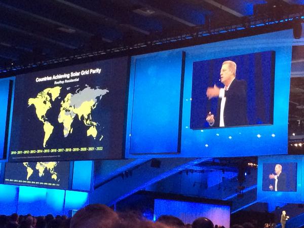 JacqKrieg's tweet photo. #dreamforce #algore #solarpower http://t.co/p5zMghZaiU