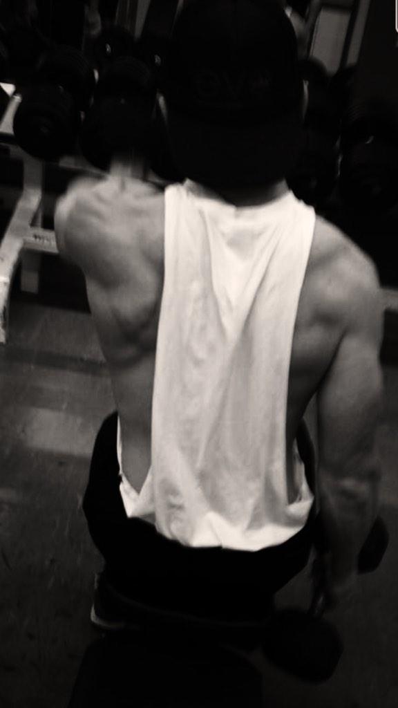 dynajake_'s tweet image. A few action shots during front lateral raises from today's #BoulderShoulder training session❗️Get after it❗️