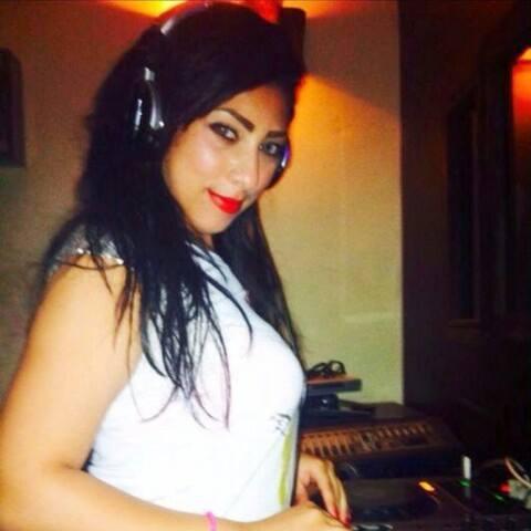 MarzoqiSara's tweet photo. the Dj lool :P http://t.co/i5jaPT3wxV