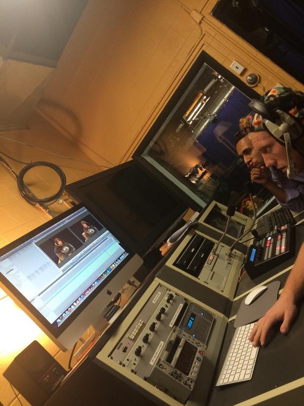 _CaseyWayne's tweet photo. Working on our ghost hunting doc! #kctv #documentaryclass @DrScottWeiland  @AdamMcGahee #twitterlessdan http://t.co/WM7OS4VlDc