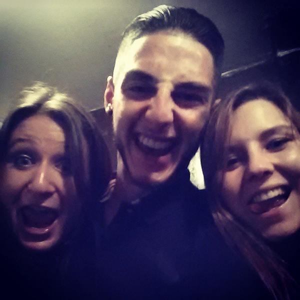 CANEDOALAN_'s tweet photo. Groupie Time! #Lyon #AyersBoat #Party #Motherfuck | http://t.co/rm1bCZnGx6