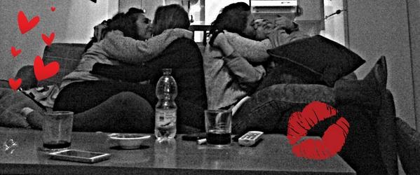 almudenillaga's tweet photo. Y otro jueves mas de los nuestros #Amor #LoLis #Risas #Debate #comomeencanta  #buenanoches #Mispreciosas @xandrynero http://t.co/JuG1LcqZTI