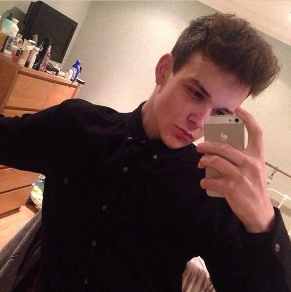 brownblndefacts's tweet photo. Puberty hit him like a truck 😮🚛 http://t.co/3shoIYSlry