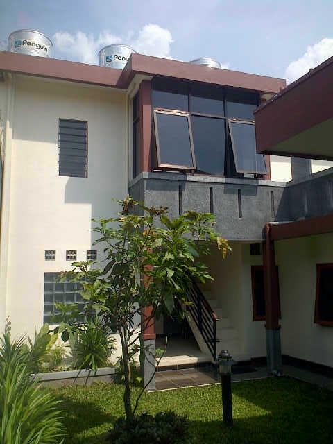 Terima kost putri pelajar/mhswi.kmr isi,wifi. Jln cipto mk,kota cirebon. Hub 089672153448.pin BB 22F789DE.