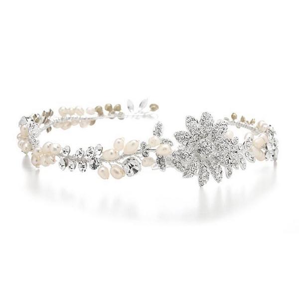 May_Accessories's tweet image. Order this beautiful bridal or special occasion headpiece with pearls.