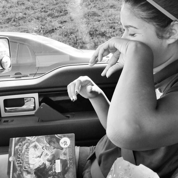 MICHELLEANGULO's tweet image. She hadn't even started reading the book and she was already crying! #lastbook #BloodOfOlympus #2sad @camphalfblood