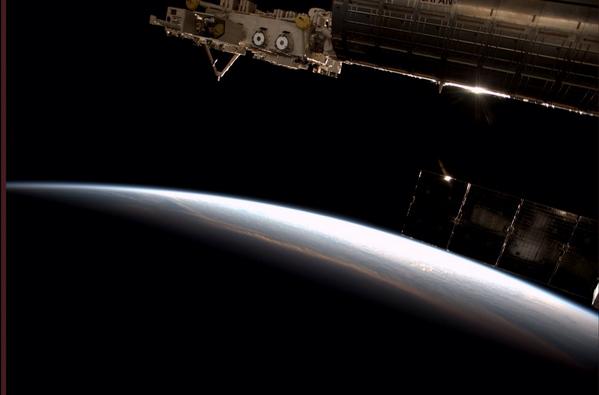 Pretty spectacular #sunrise glinting off the #ISS